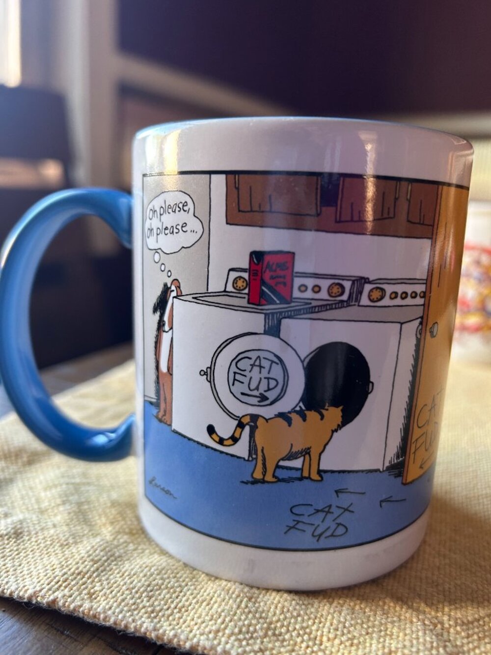 Vintage Far Side  Ceramic coffee mug featuring a "Cat Fud" Cartoon  by Gary Lars